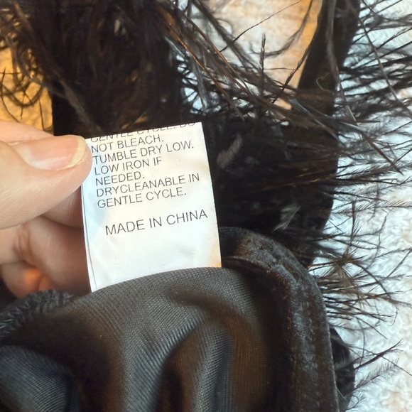 SHEIN Black Velvet Bandeau with Feather Detail size Small B33 - Picture 5 of 6